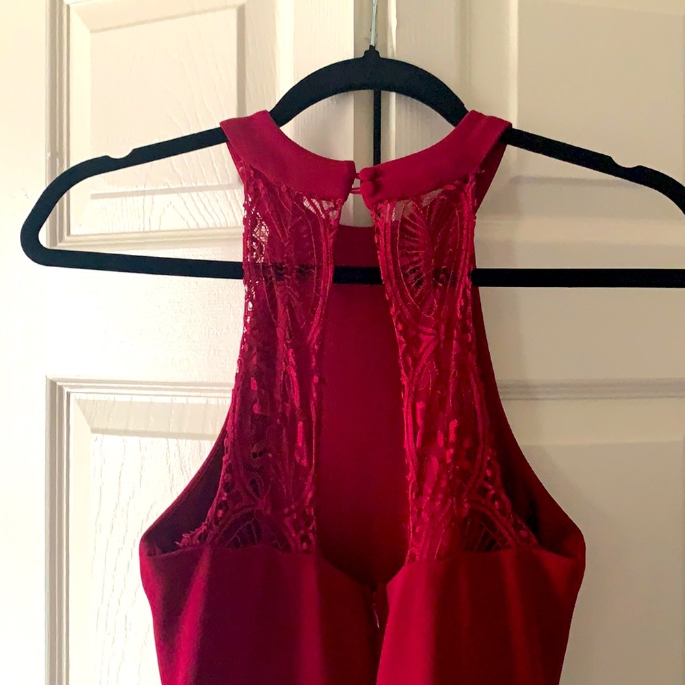 Red gown - Picture 3 of 3